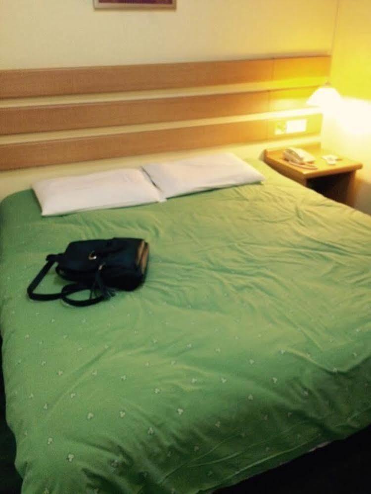 Home Inn Chongqing Jiangbei Airport Shuangfeng Road Екстериор снимка