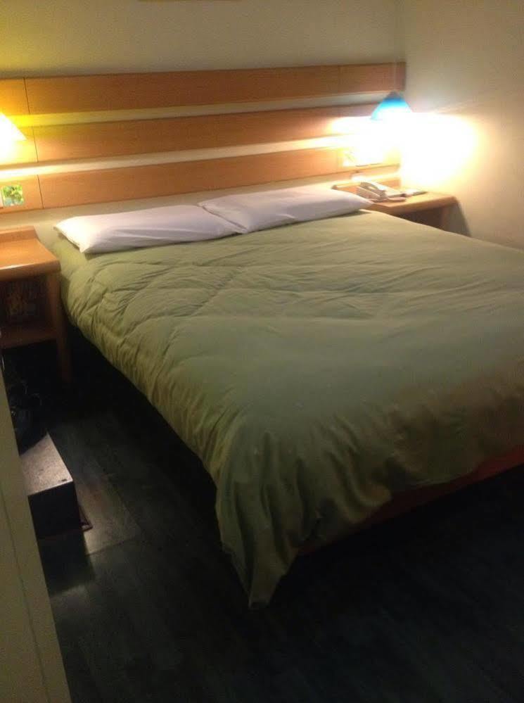Home Inn Chongqing Jiangbei Airport Shuangfeng Road Екстериор снимка