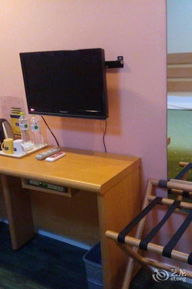 Home Inn Chongqing Jiangbei Airport Shuangfeng Road Екстериор снимка